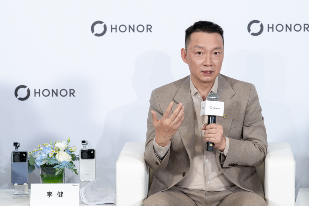 荣耀CEO李健